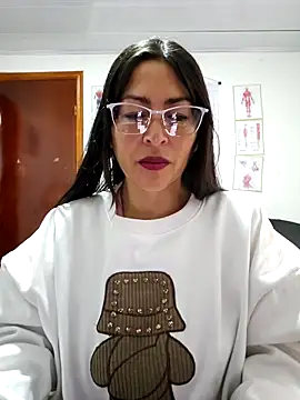 Snapshot of JustSamantha_ chatting on February 12, 12:00 pm JustSamantha online show from February 12, 12:00 pm