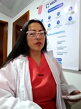 JustSamantha  online show from April 16, 11:22 am