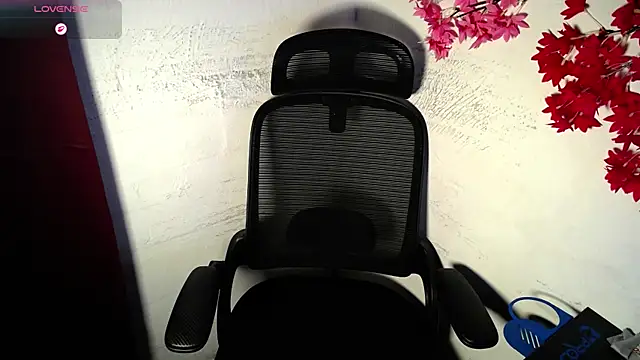 Snapshot of chleo_rosse chatting on June 15, 1:13 pm chleo rosse online show from June 15, 1:13 pm