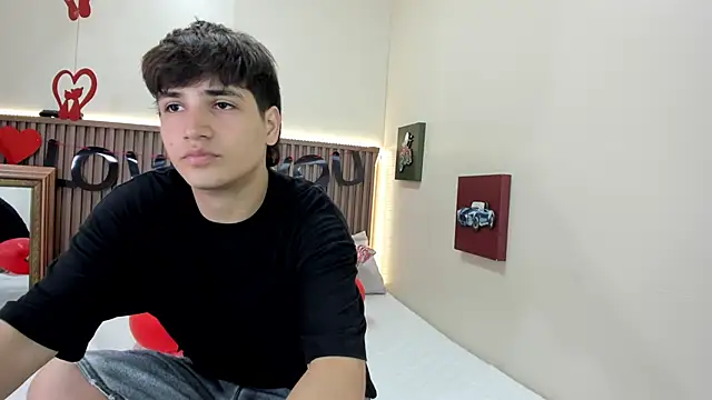 Snapshot of JakeSummer_ chatting on February 16, 7:32 pm JakeSummer online show from February 16, 7:32 pm