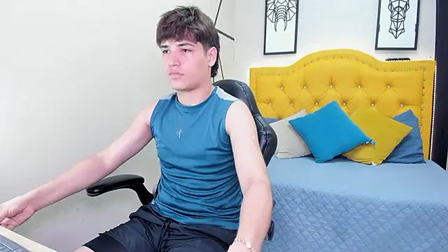 Snapshot of JakeSummer_ chatting on February 18, 7:10 pm JakeSummer online show from February 18, 7:10 pm