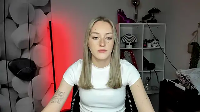 EvelynBlond online show from January 19, 1:26 pm