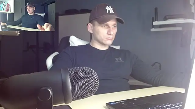 Poliglotjoe1 online show from December 17, 9:32 pm