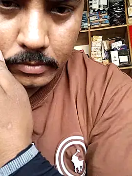 Roy   121 online show from May 30, 9:39 am
