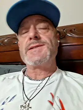 Snapshot of Slydog1010 chatting on July 4, 8:09 am Slydog1010 online show from July 4, 8:09 am