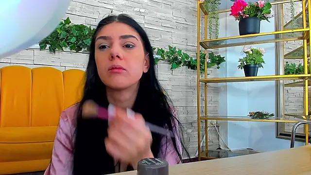 SerennaNoir online show from December 20, 6:09 am