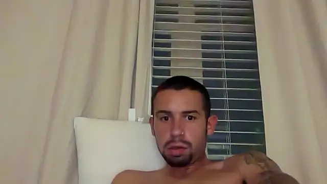 Snapshot of sethhtx713 chatting on November 22, 1:26 am sethhtx713 online show from November 22, 1:26 am