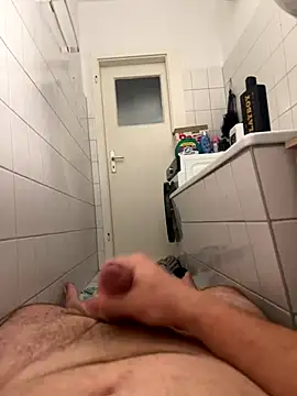 Snapshot of Paul_Klein20000 chatting on December 1, 6:24 pm Paul Klein20000 online show from December 1, 6:24 pm