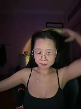 Snapshot of Kiee-lee chatting on July 24, 4:27 pm Kiee-lee online show from July 24, 4:27 pm