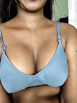 Snapshot of Simran_0011 chatting on April 29, 3:05 pm Simran 0011 online show from April 29, 3:05 pm