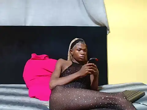 Snapshot of WildHornyTiger18 chatting on February 5, 7:40 pm WildHornyTiger18 online show from February 5, 7:40 pm