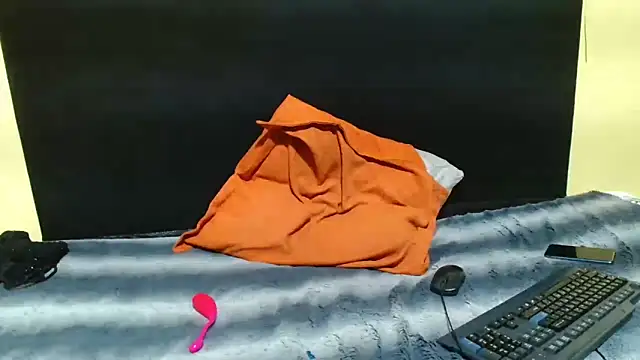 Snapshot of WildHornyTiger18 chatting on February 27, 9:48 pm WildHornyTiger18 online show from February 27, 9:48 pm