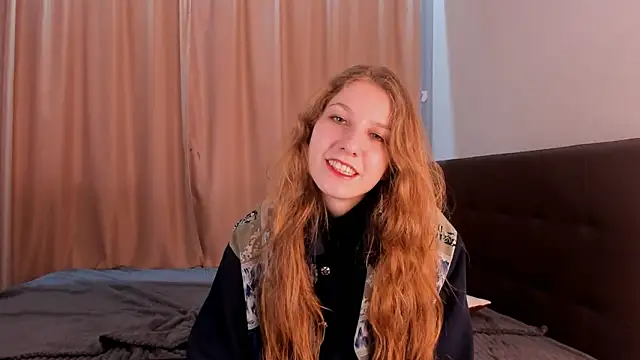 HazeLuneth online show from February 18, 6:31 am