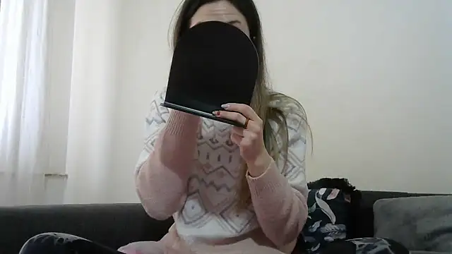 Erii18 online show from February 3, 12:32 pm