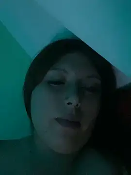 Snapshot of milaaagracee chatting on February 4, 1:22 am milaaagracee online show from February 4, 1:22 am