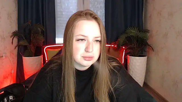 GirlPlayer online show from April 6, 1:14 am