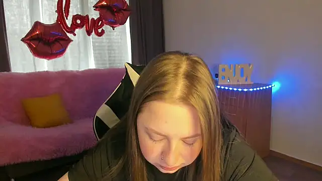 Snapshot of GirlPlayer chatting on May 17, 1:25 am GirlPlayer online show from May 17, 1:25 am