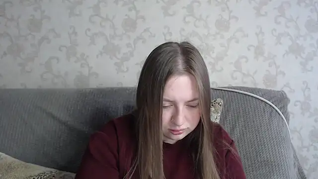 Snapshot of GirlPlayer chatting on May 18, 2:40 am GirlPlayer online show from May 18, 2:40 am