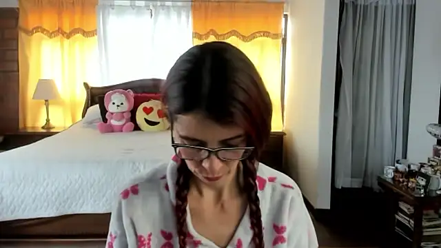 Charlotte-Willson online show from March 6, 9:00 pm