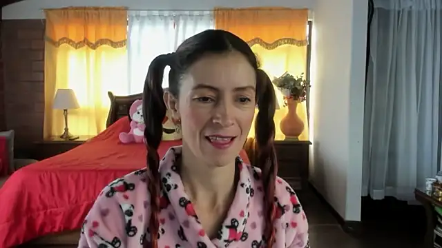 Charlotte-Willson online show from March 18, 2:42 pm