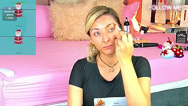 Snapshot of Lunitaa_Diva chatting on December 22, 2:36 pm Lunitaa Diva online show from December 22, 2:36 pm