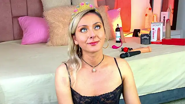 Snapshot of Lunitaa_Diva chatting on January 11, 4:12 pm Lunitaa Diva online show from January 11, 4:12 pm