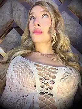 Snapshot of valeryfox__ chatting on May 26, 12:17 am valeryfox online show from May 26, 12:17 am