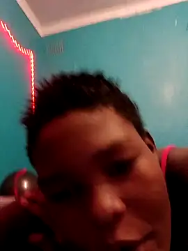 Snapshot of VirginPrincess06 chatting on January 15, 2:43 pm VirginPrincess06 online show from January 15, 2:43 pm