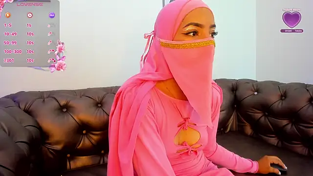 Snapshot of layla_Habid chatting on November 26, 8:21 pm layla Habid online show from November 26, 8:21 pm