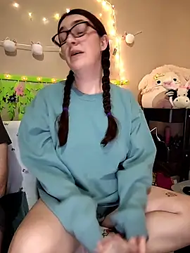 LaylaLucis online show from March 26, 5:13 am