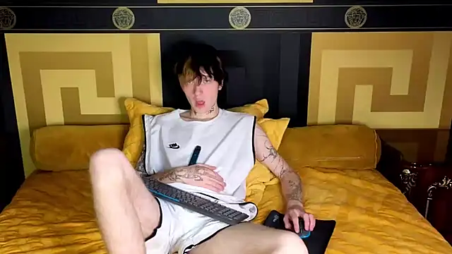 Snapshot of TRAVIS_CLAS chatting on November 23, 8:19 pm TRAVIS CLAS online show from November 23, 8:19 pm