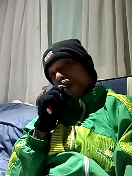 Gzinho69ik online show from May 30, 2:52 am