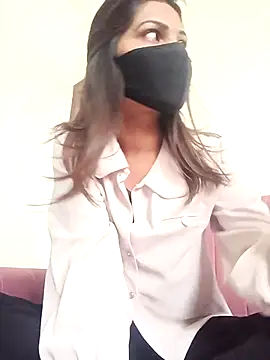 Lovely girl- online show from February 17, 5:15 am