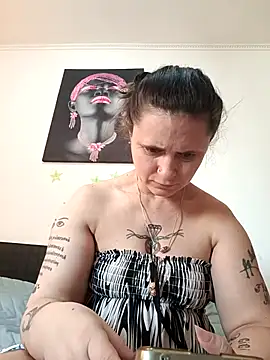 stropinela23 online show from February 13, 11:28 am