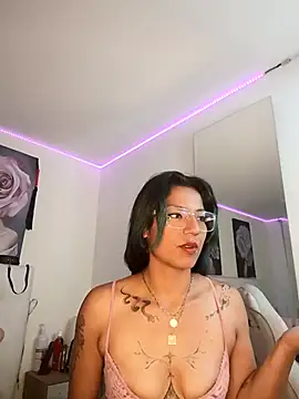 SamathaMay online show from March 10, 1:05 pm