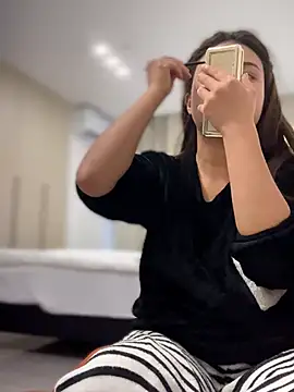 Toffee-00 online show from March 25, 7:58 am