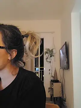 Snapshot of KnotBabe chatting on November 26, 4:35 am KnotBabe online show from November 26, 4:35 am