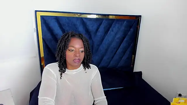 Snapshot of LunaDIaz_ chatting on January 10, 11:45 am LunaDIaz online show from January 10, 11:45 am