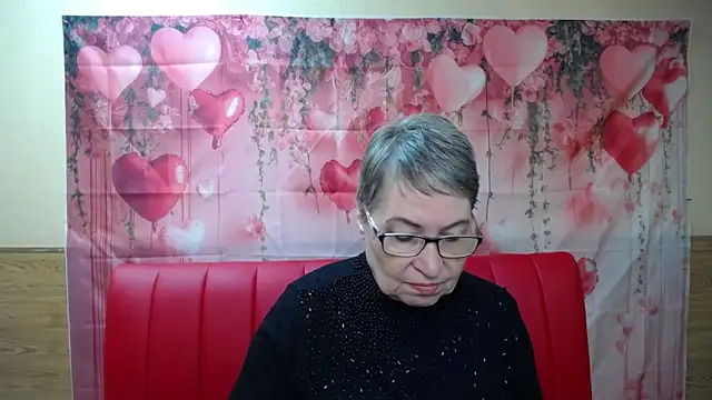 Snapshot of OlgaLuck chatting on February 4, 6:30 am OlgaLuck online show from February 4, 6:30 am