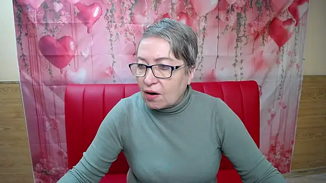 Snapshot of OlgaLuck chatting on March 18, 6:05 am OlgaLuck online show from March 18, 6:05 am