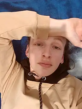 Snapshot of AlisKiv chatting on November 28, 8:33 pm AlisKiv online show from November 28, 8:33 pm