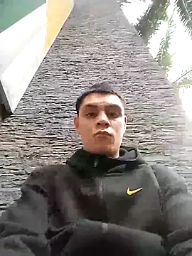 Snapshot of sebastianfelipe chatting on April 8, 10:10 pm sebastianfelipe online show from April 8, 10:10 pm