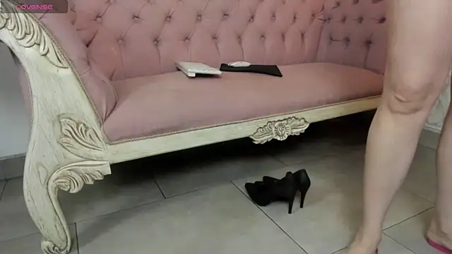 Snapshot of Mysterius_Woman chatting on July 9, 11:14 am Mysterius Woman online show from July 9, 11:14 am