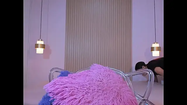 Snapshot of Izelevans chatting on February 13, 11:39 am Izelevans online show from February 13, 11:39 am