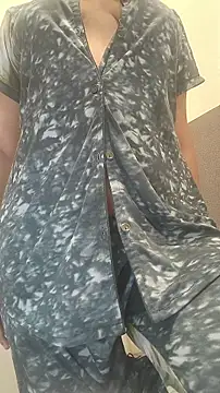 Snapshot of SameeraReddy19 chatting on March 10, 1:27 pm SameeraReddy19 online show from March 10, 1:27 pm