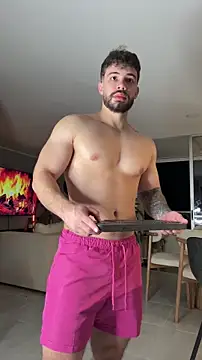 Snapshot of Valenthino_Salvatore chatting on March 8, 3:32 am Valenthino Salvatore online show from March 8, 3:32 am