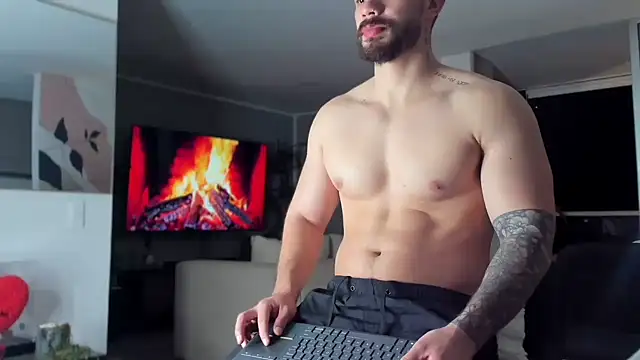 Snapshot of Valenthino_Salvatore chatting on March 23, 3:43 am Valenthino Salvatore online show from March 23, 3:43 am