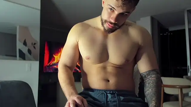 Snapshot of Valenthino_Salvatore chatting on March 28, 3:39 am Valenthino Salvatore online show from March 28, 3:39 am