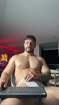 Snapshot of Valenthino_Salvatore chatting on May 15, 10:50 pm Valenthino Salvatore online show from May 15, 10:50 pm