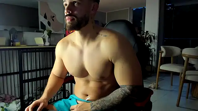 Snapshot of Valenthino_Salvatore chatting on July 4, 11:33 pm Valenthino Salvatore online show from July 4, 11:33 pm